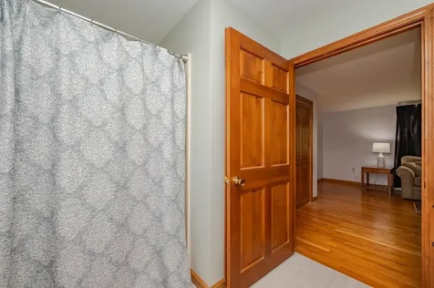 10 Jason Drive Londonderry NH 03053