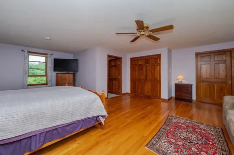 10 Jason Drive Londonderry NH 03053