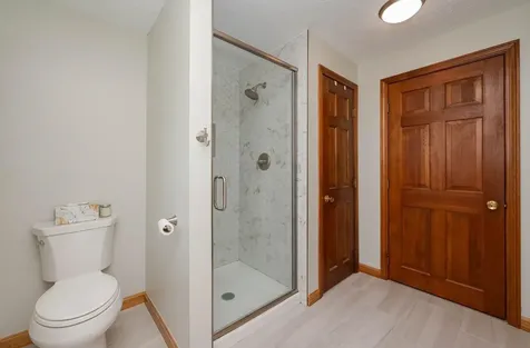 10 Jason Drive Londonderry NH 03053