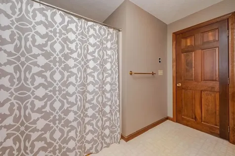 10 Jason Drive Londonderry NH 03053