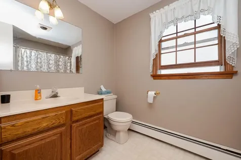 10 Jason Drive Londonderry NH 03053