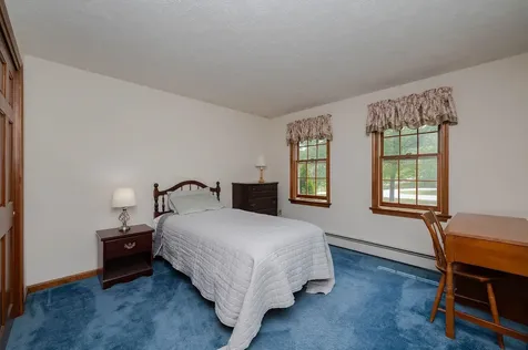 10 Jason Drive Londonderry NH 03053