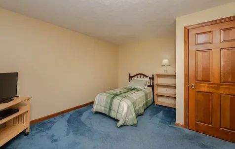 10 Jason Drive Londonderry NH 03053