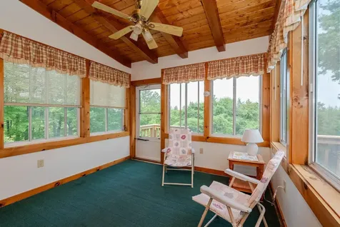 10 Jason Drive Londonderry NH 03053