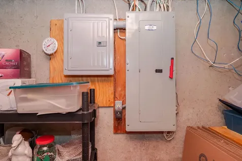 10 Jason Drive Londonderry NH 03053