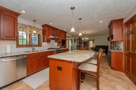 10 Jason Drive Londonderry NH 03053