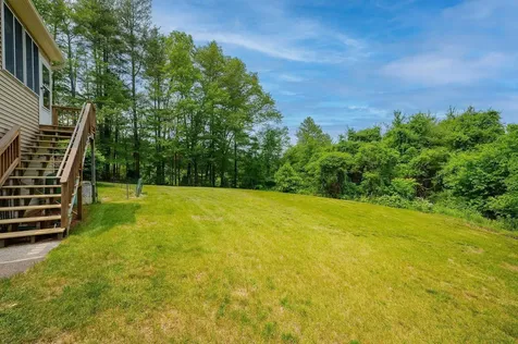 10 Jason Drive Londonderry NH 03053