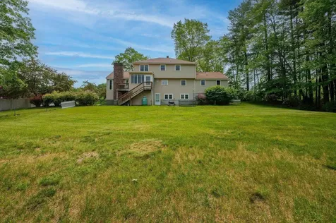 10 Jason Drive Londonderry NH 03053