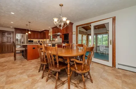 10 Jason Drive Londonderry NH 03053