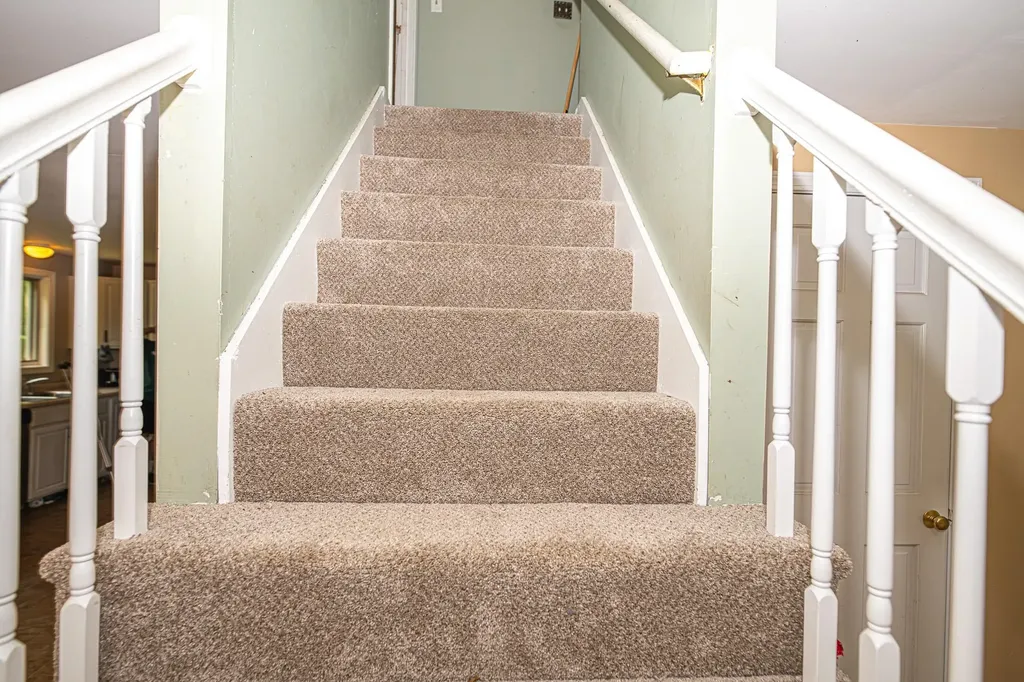 20 Locke Hill Lane Barrington NH 03825