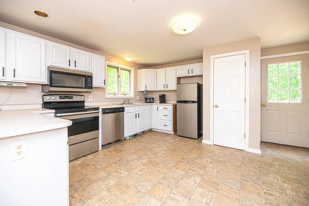 20 Locke Hill Lane Barrington NH 03825