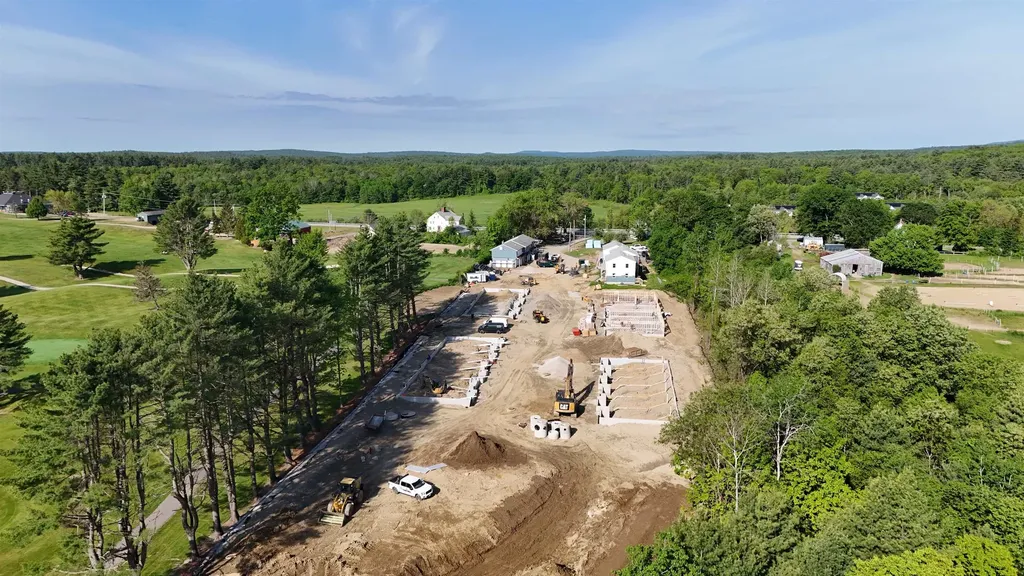 24 Birdie Grove Rochester NH 03839