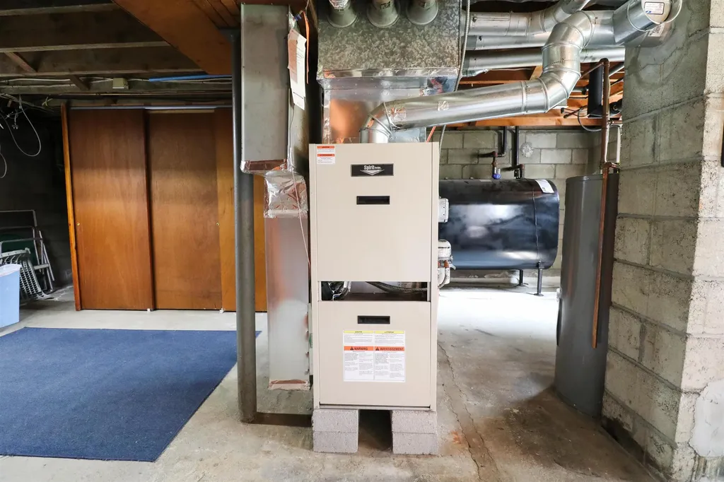 135 Hanover Street Hartford VT 05001-8089