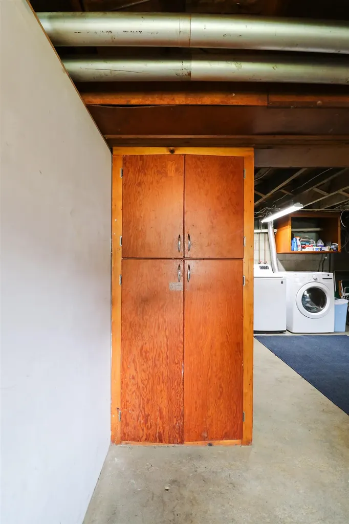 135 Hanover Street Hartford VT 05001-8089