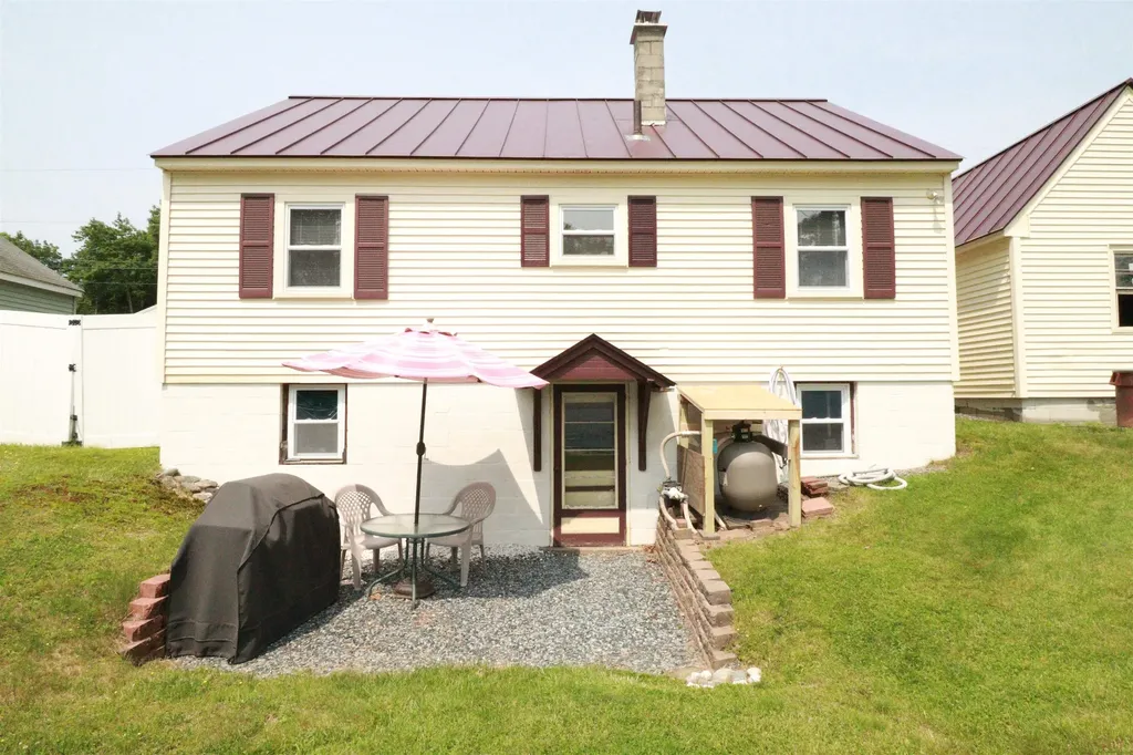 135 Hanover Street Hartford VT 05001-8089