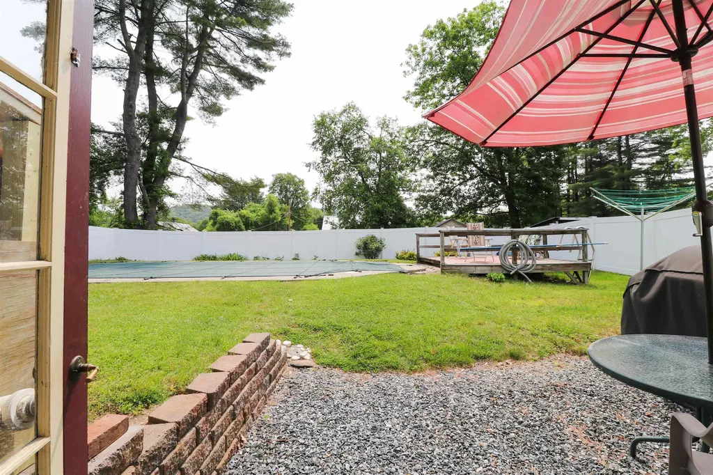 135 Hanover Street Hartford VT 05001-8089