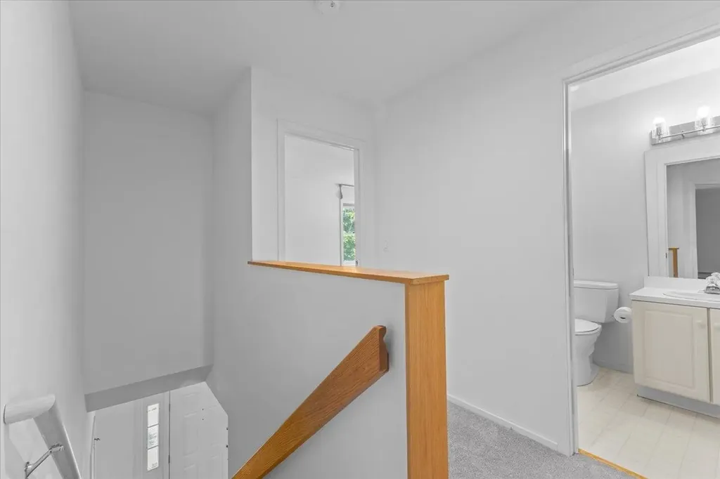 20 Peacham Lane Essex VT 05452