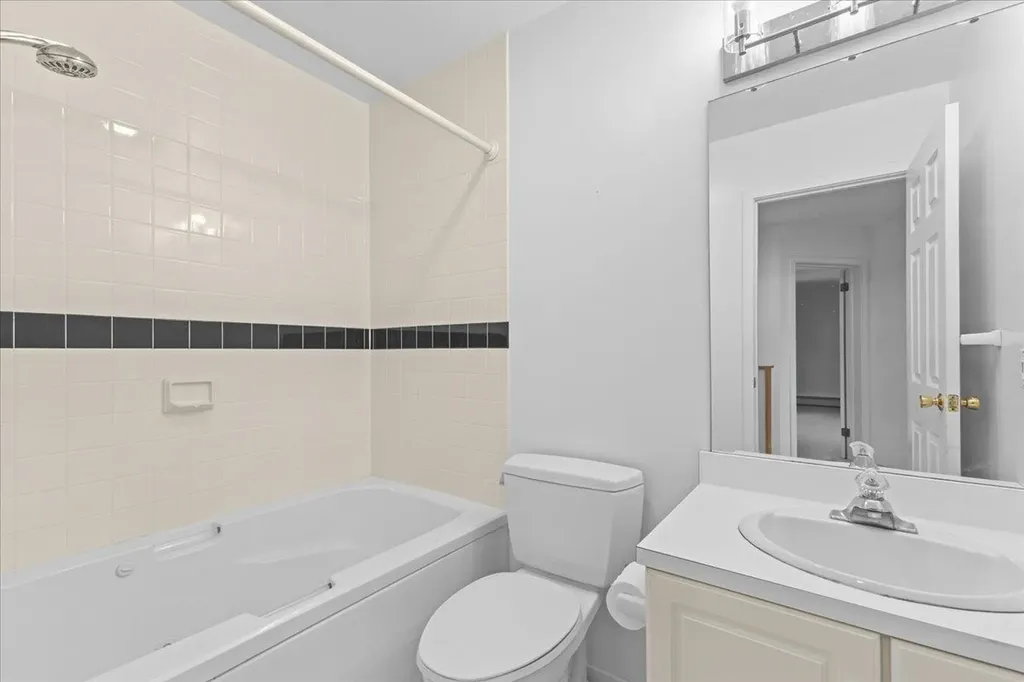 20 Peacham Lane Essex VT 05452