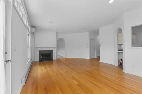 20 Peacham Lane Essex VT 05452