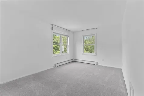 20 Peacham Lane Essex VT 05452