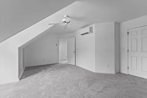 20 Peacham Lane Essex VT 05452