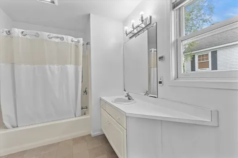 20 Peacham Lane Essex VT 05452