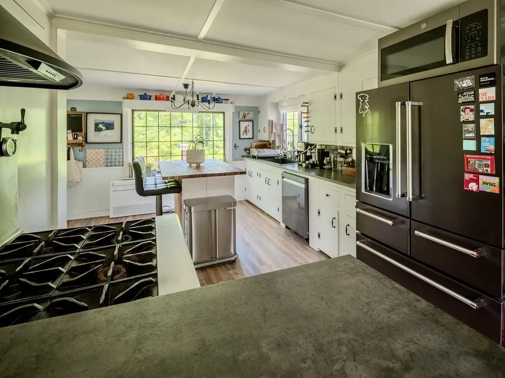 408 Dover Road Newfane VT 05351