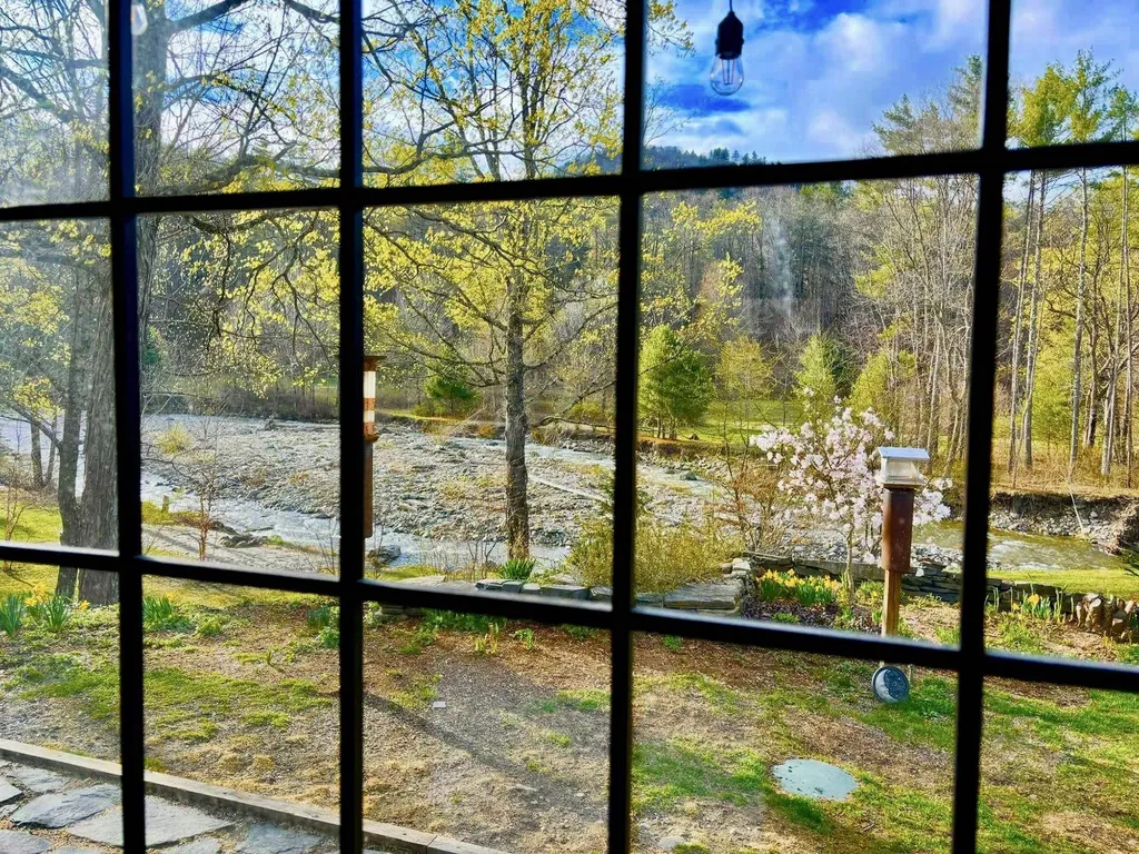 408 Dover Road Newfane VT 05351