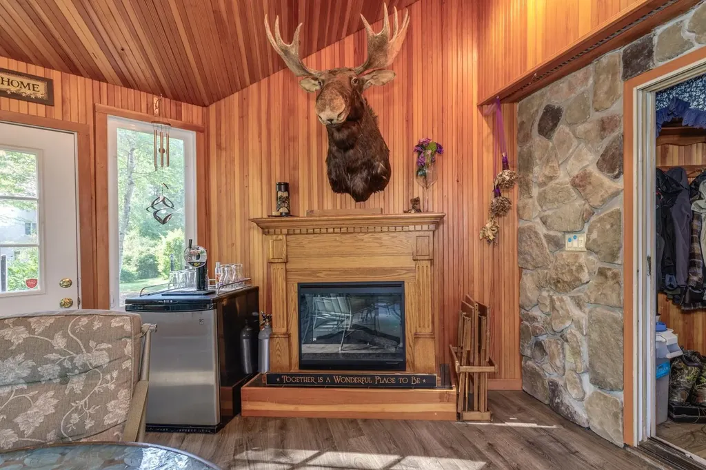 50 Kienia Road Hudson NH 03051