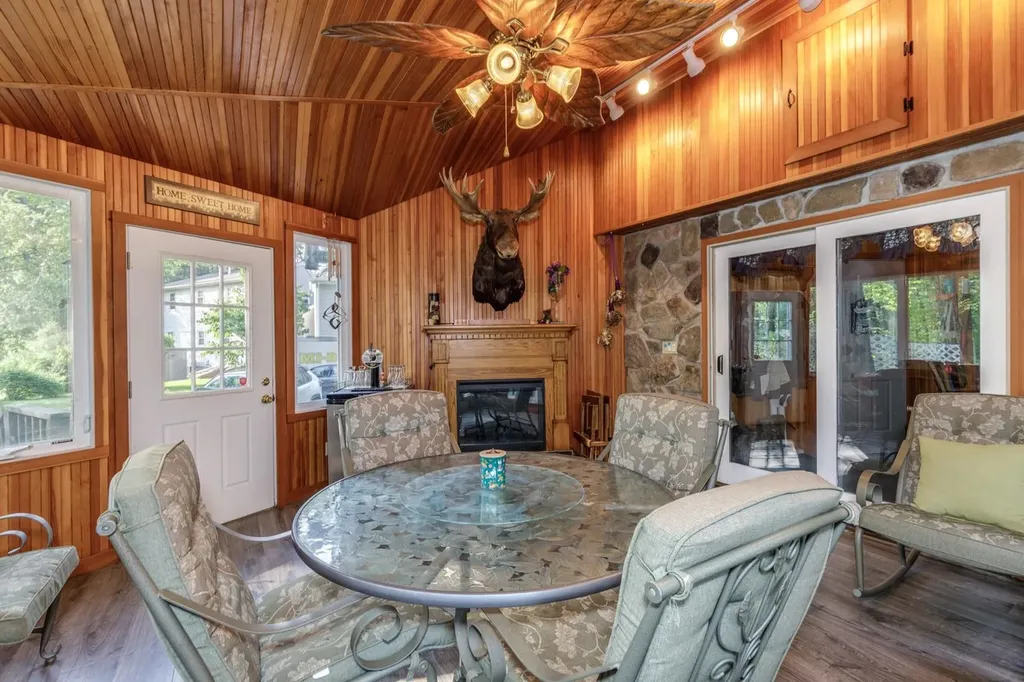 50 Kienia Road Hudson NH 03051