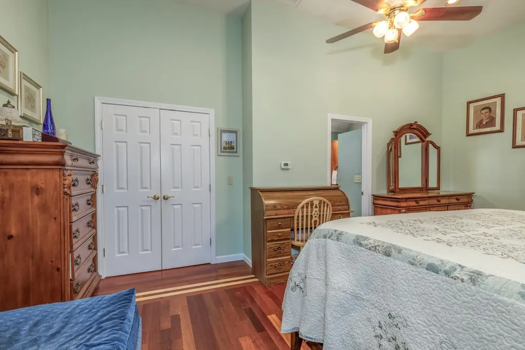 50 Kienia Road Hudson NH 03051