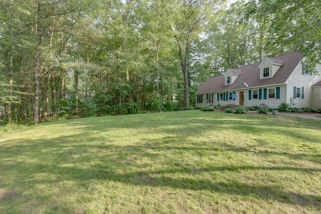 50 Kienia Road Hudson NH 03051