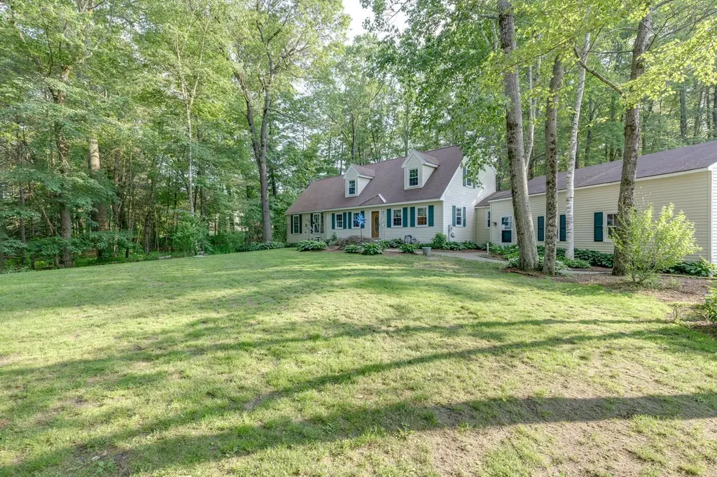 50 Kienia Road Hudson NH 03051