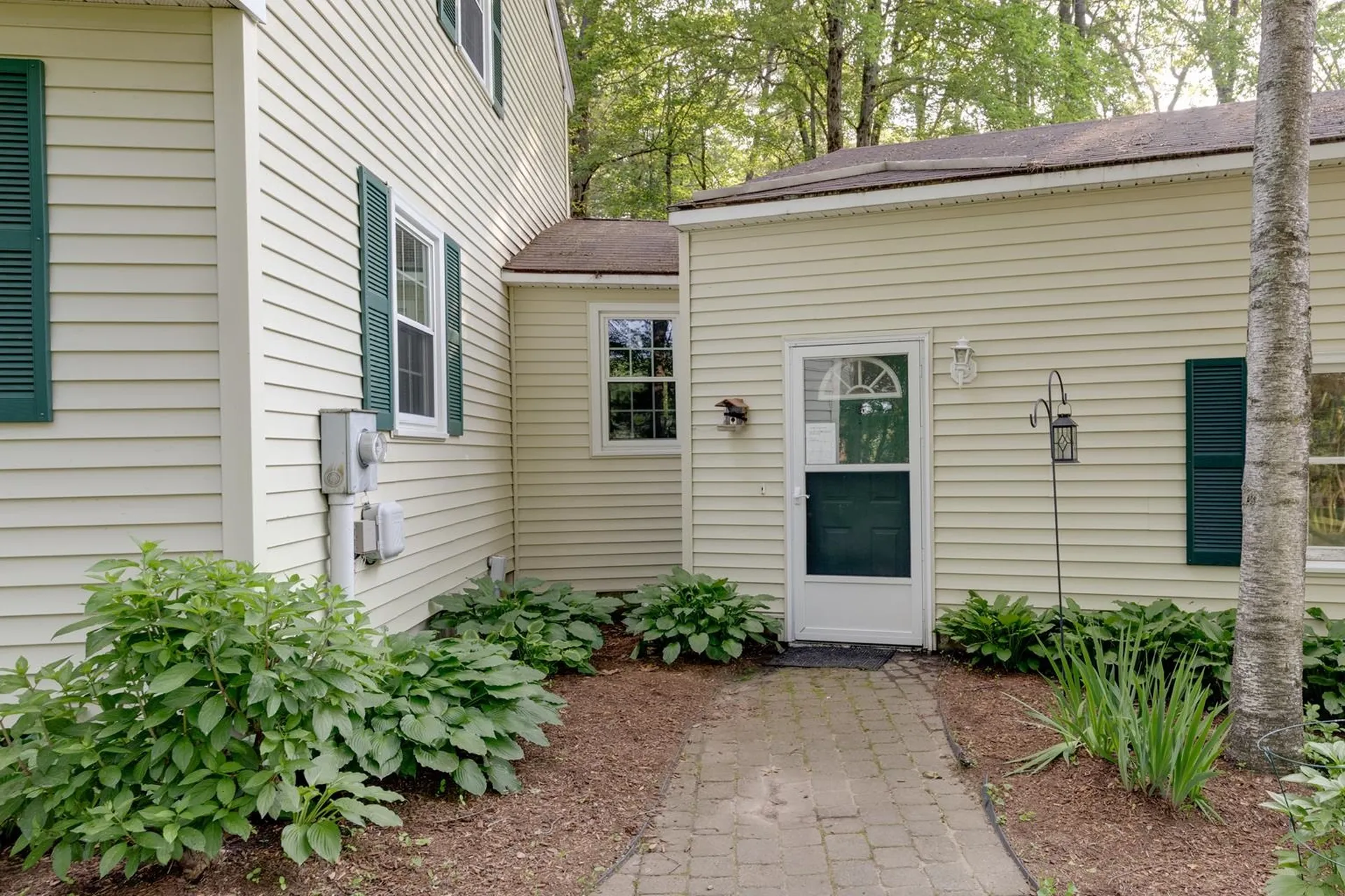 50 Kienia Road Hudson NH 03051