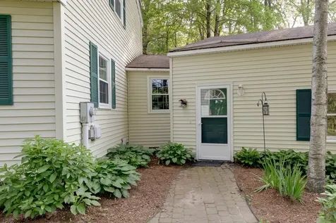 50 Kienia Road Hudson NH 03051