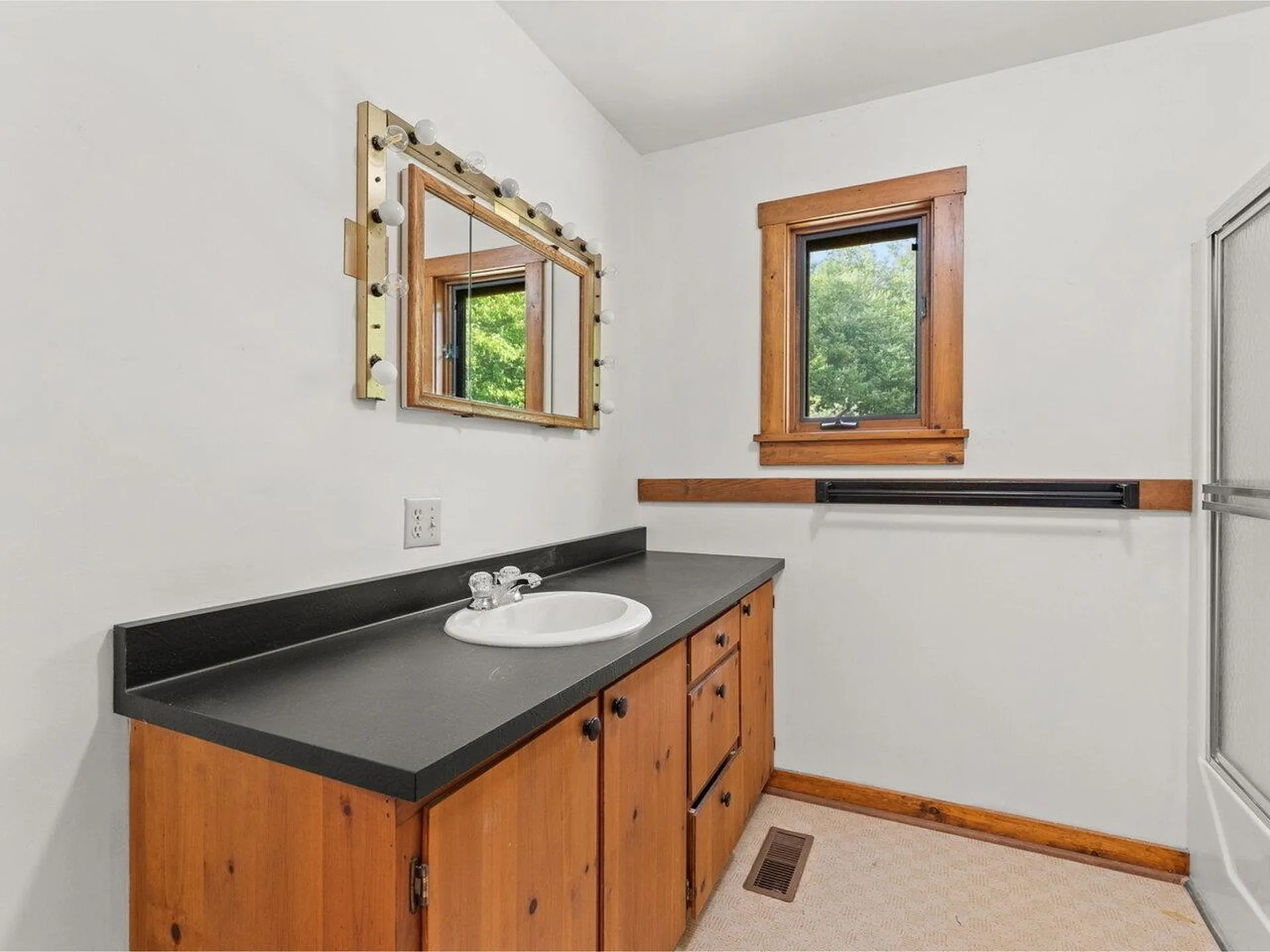 143 Smithers Drive Randolph VT 05060-9095