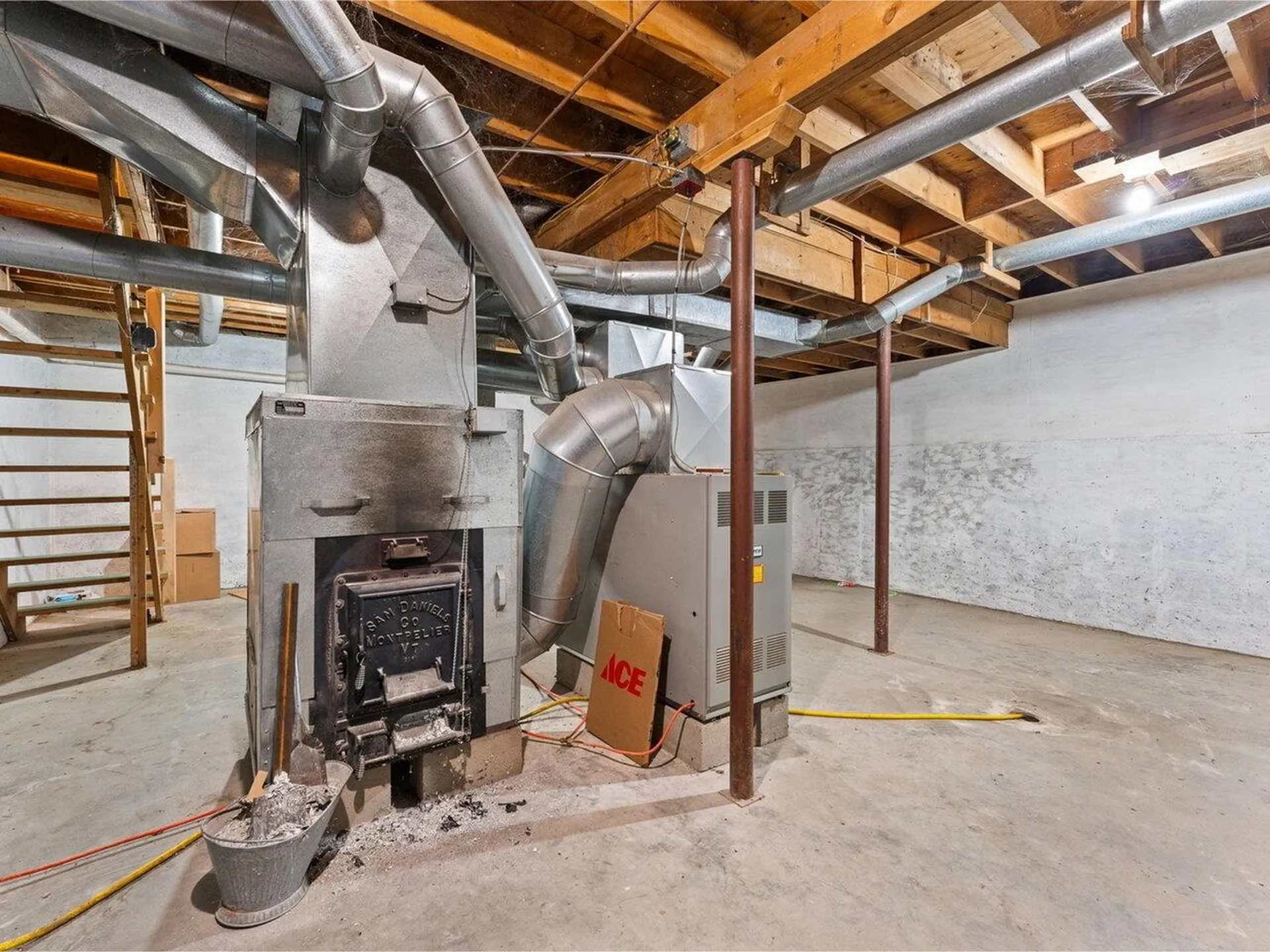 143 Smithers Drive Randolph VT 05060-9095