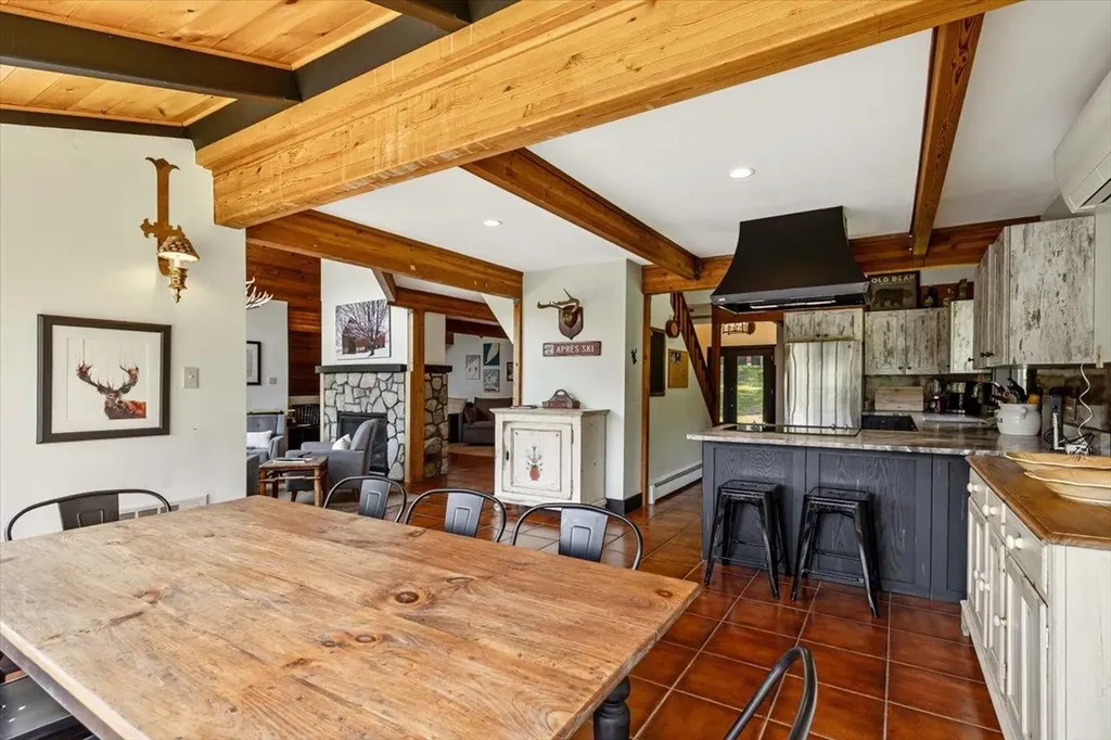 474 Hollow View Stowe VT 05672