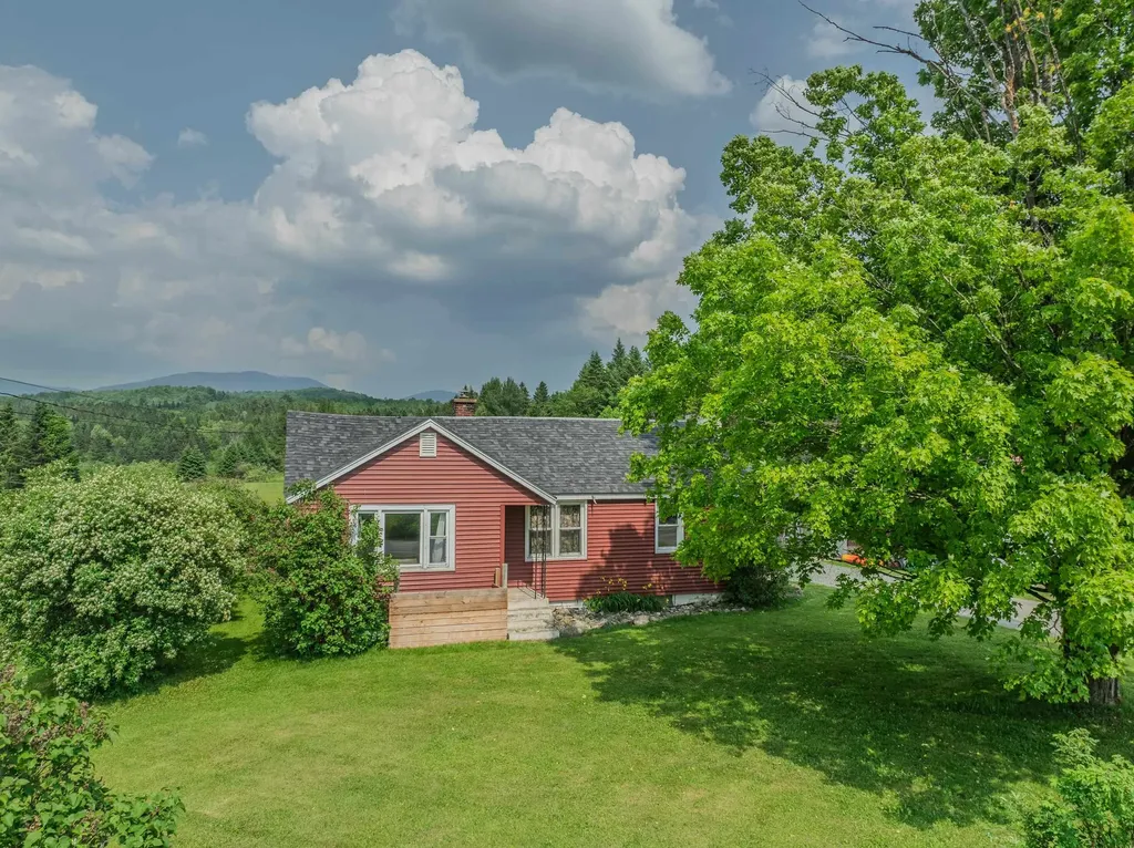 336 North Road Lancaster NH 03584