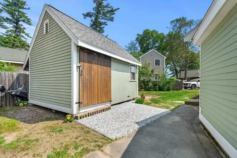 20 Circuit Drive Kingston NH 03848