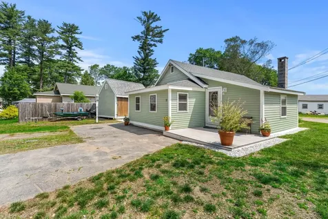 20 Circuit Drive Kingston NH 03848