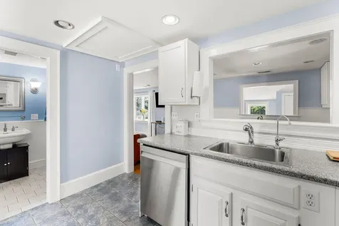 20 Circuit Drive Kingston NH 03848