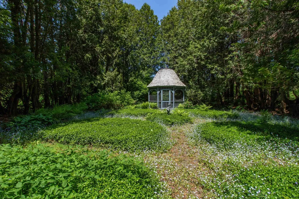 637 Vt Route 111 Derby VT 05829