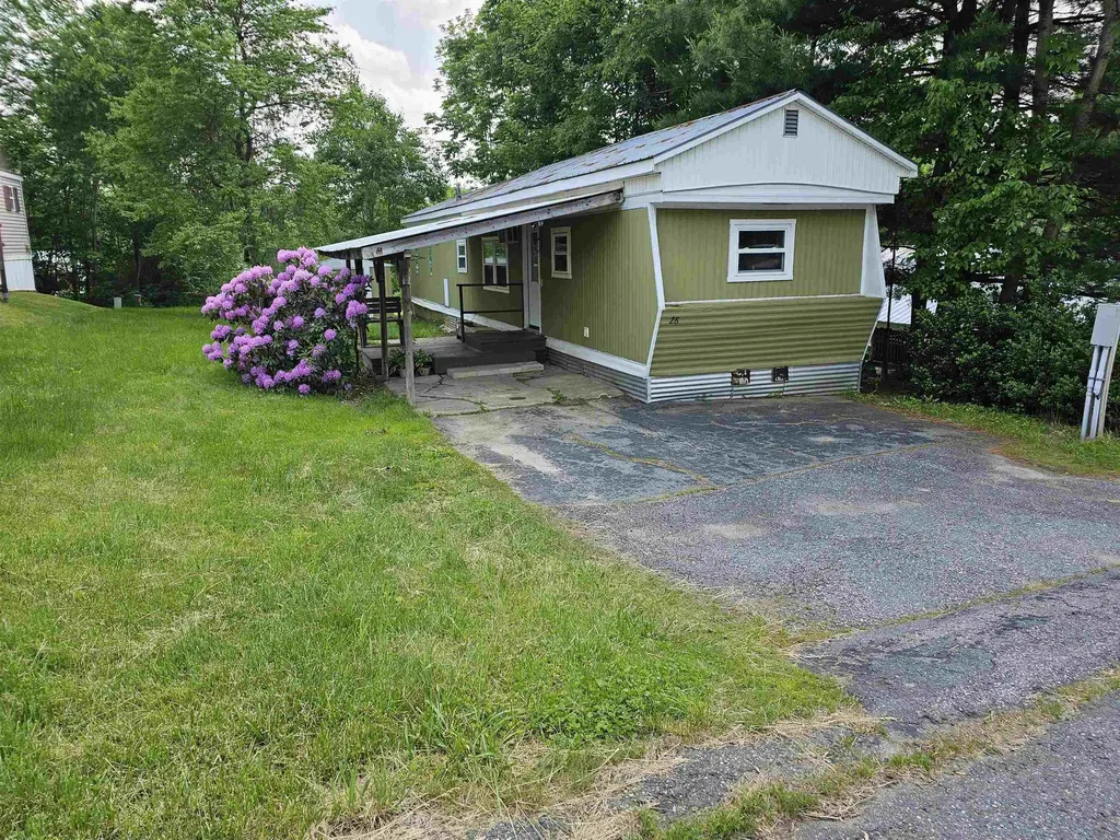 28 Madison Place Claremont NH 03743