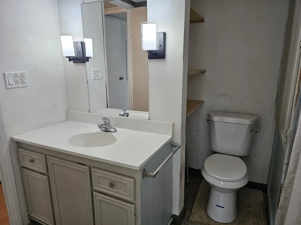 28 Madison Place Claremont NH 03743