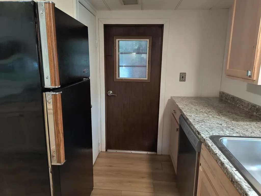 28 Madison Place Claremont NH 03743