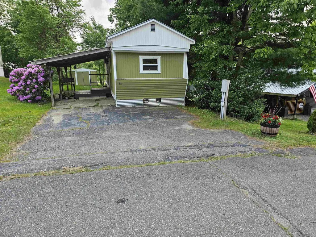 28 Madison Place Claremont NH 03743