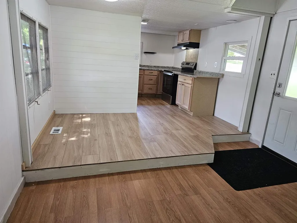 28 Madison Place Claremont NH 03743