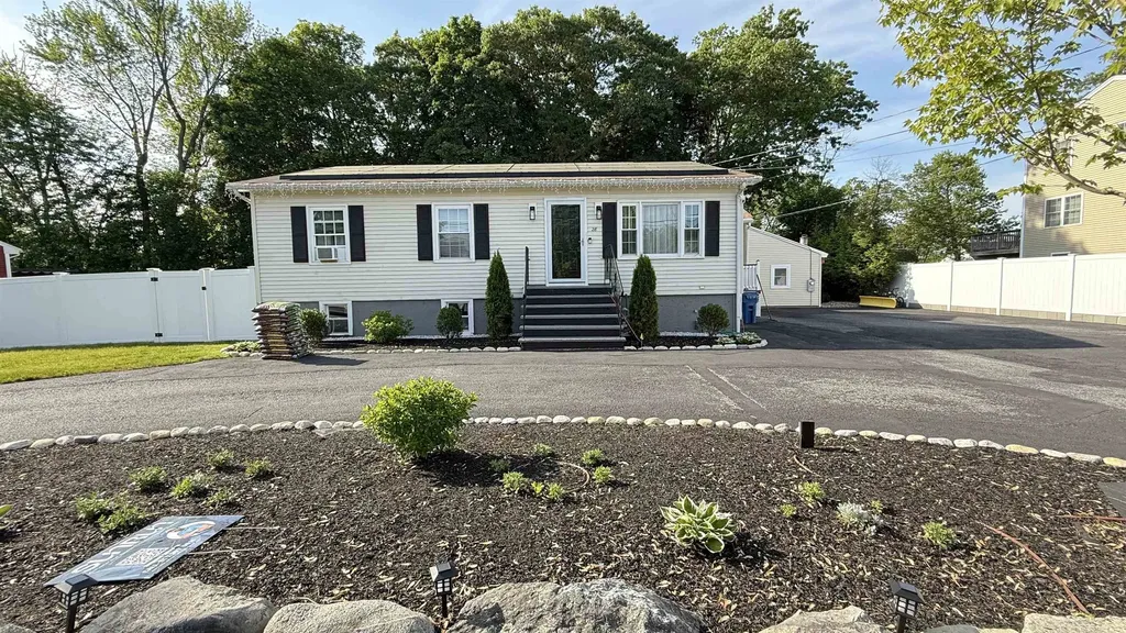 28 Greenwood Avenue Tewksbury MA 01876