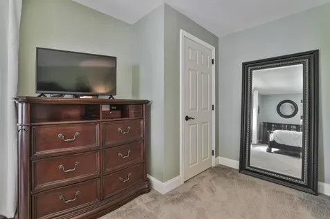 9 Macdonald Drive Nashua NH 03062
